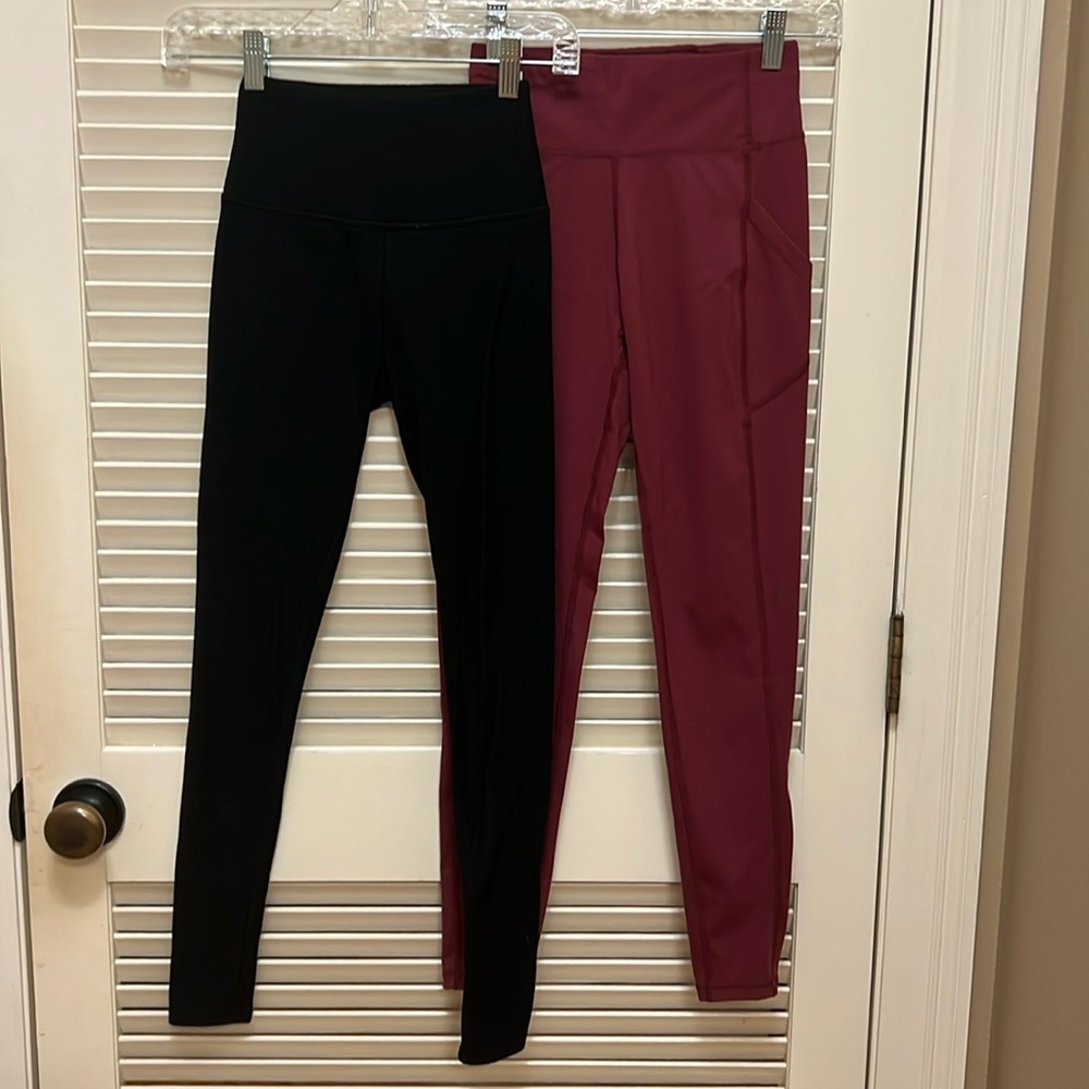 2 Pair of Leggings ~ Black and Maroon, Size XSmall, GUC